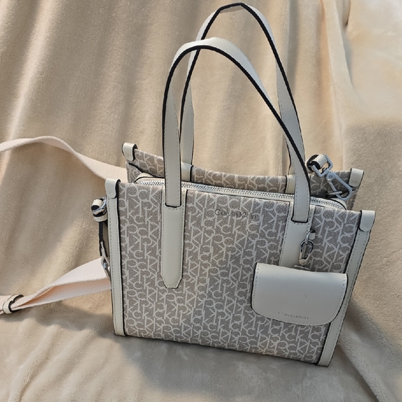 Calvin Klein Monogram Beige and Cream Shoulder Bag - Picture 1 of 6
